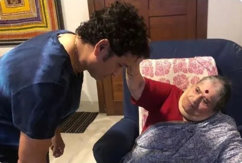 Mother’s Day पर Sachin Tendulkar ने शेयर किया मां के साथ तस्वीर, लिखा भावुक कर देने वाला पोस्ट