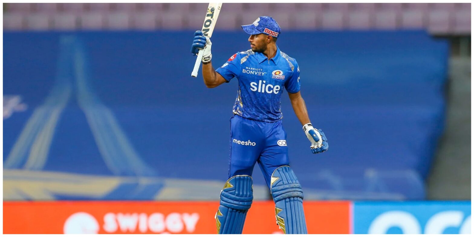 Tilak Verma ने डाइव लगाकर एक हाथ से लिया शानदार कैच, अब वीडियो हो रहा वायरल